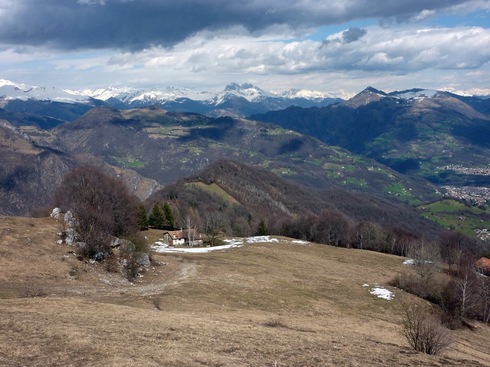 Panorama Dal Monte Poieto lungo il CAI 537