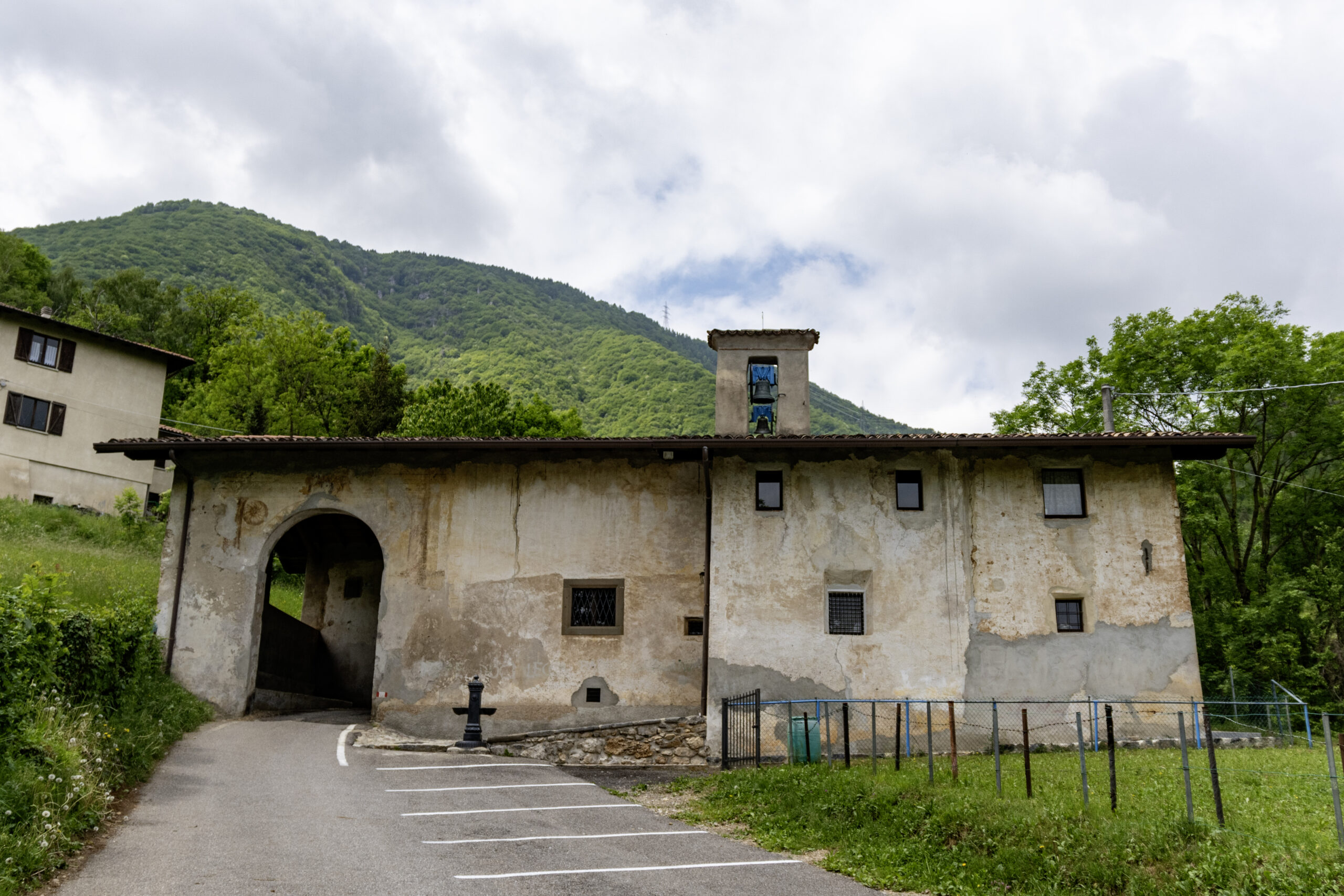 Chiesa Della Madonna Della Neve Bondo Petello di Albino